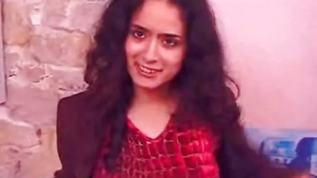 Lovely Dalia Skye slides ամբողջ երիտասարդ հնդկական սեքս Սիբիրում, կողպված է խորը կում մեքենայի!