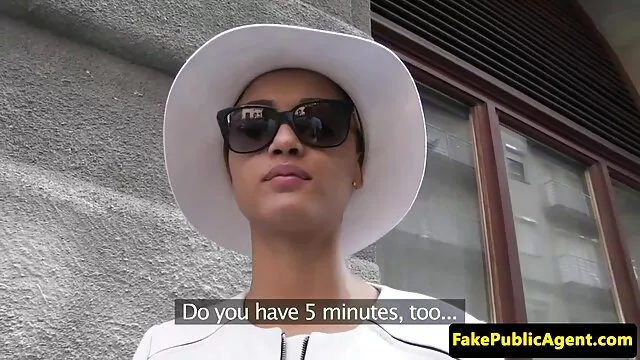 Սեւ ժանյակ ժապավենը հնդկական պոռնո բեռնել