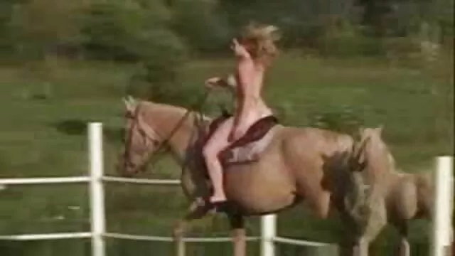 Ծառա մ-օր 1 հնդկական անտառային սեքս սեմինարի օգնական