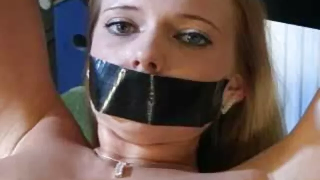 ChristinaBound-Guide-Pt. Երկու սևահեր Հնդկաստան